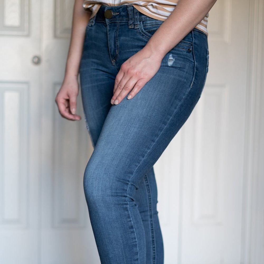 Democracy 'Ab" Technology Mid-Rise Skinny Jeans